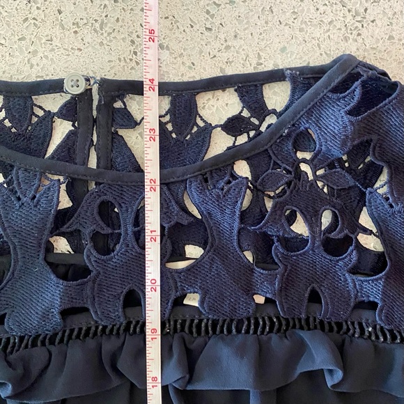 Ann Taylor LOFT‎ Navy Blue Embroidered Cutout Lace Sleeve Blouse Petite - Picture 5 of 11